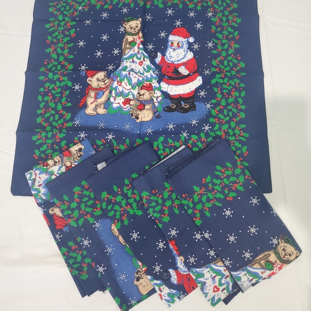 6 Christmas Linens